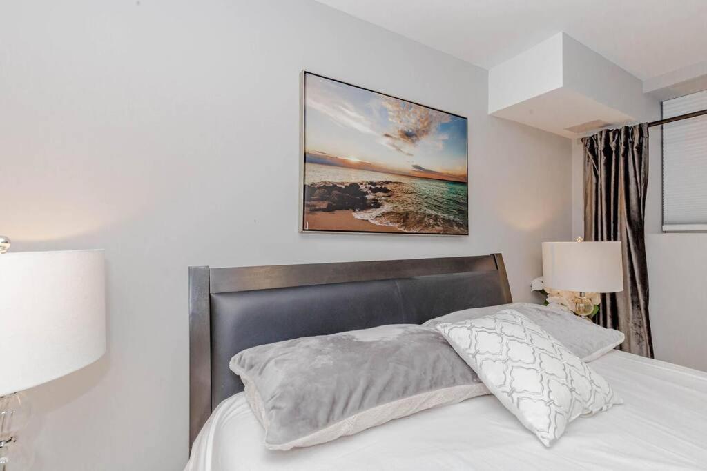 Luxury Basement Apartment In Oakville Exteriör bild