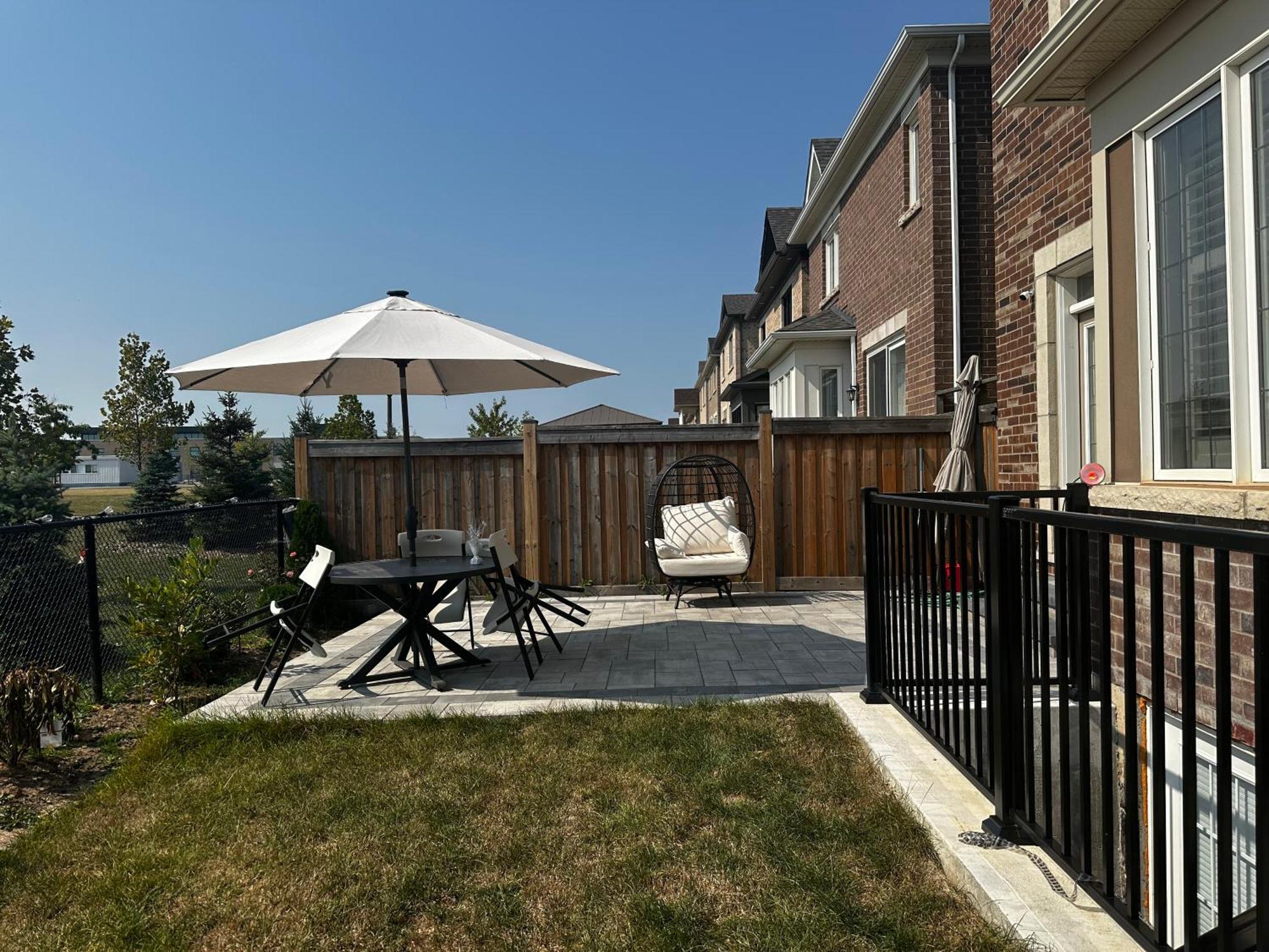 Luxury Basement Apartment In Oakville Exteriör bild